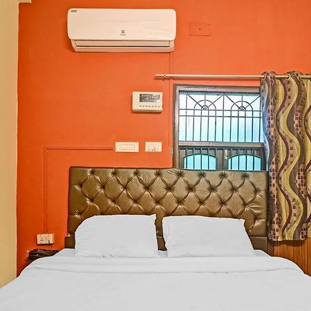 Oyo 7498 Hotel Aparajita Benares Buitenkant foto