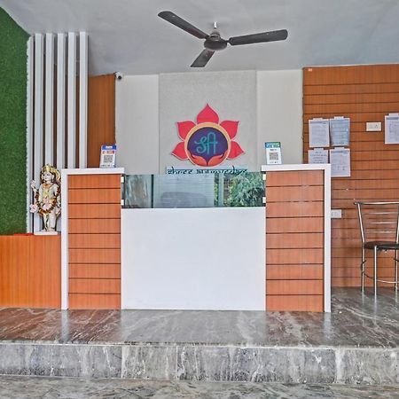 Oyo 7498 Hotel Aparajita Benares Buitenkant foto