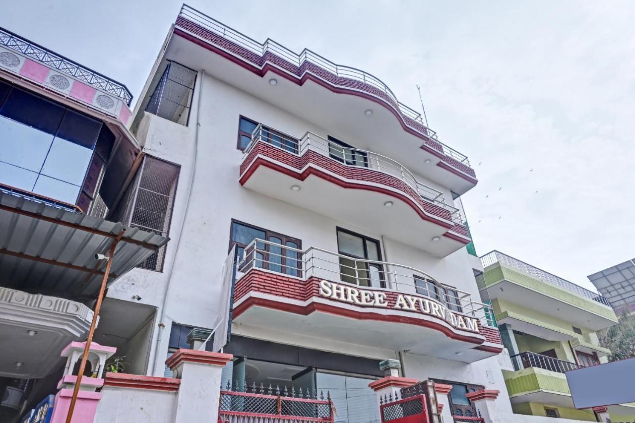 Oyo 7498 Hotel Aparajita Benares Buitenkant foto
