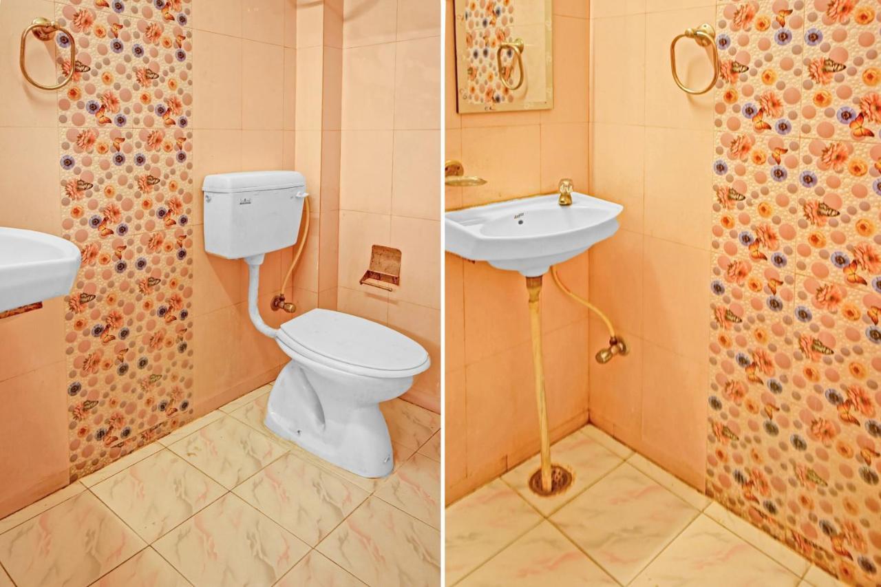 Oyo 7498 Hotel Aparajita Benares Buitenkant foto
